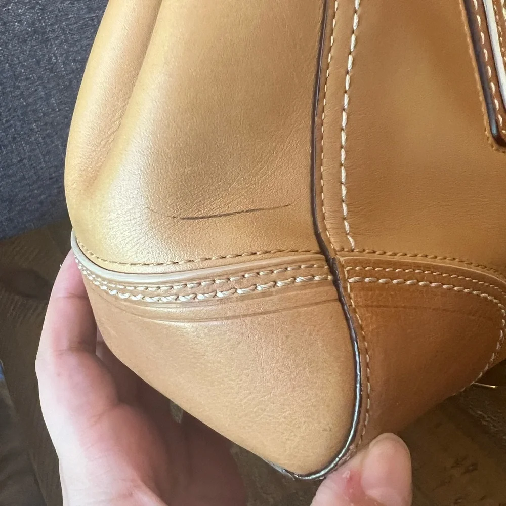 Coach Tan and Brown Leather Shoulder Bag with Turnlock Closure - Picture 3 of 13